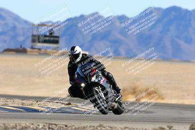 media/Jan-08-2022-SoCal Trackdays (Sat) [[1ec2777125]]/Turn 4 (1145am)/